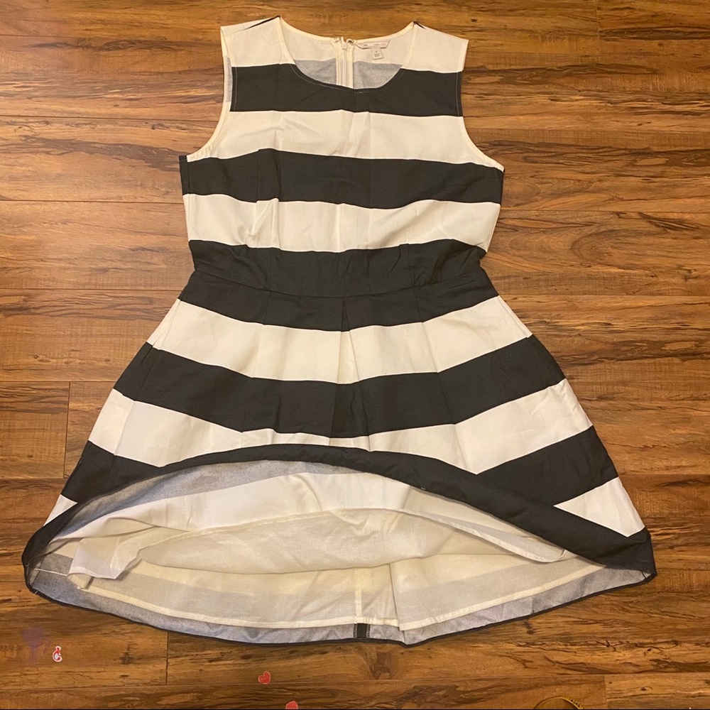 GAP Navy and White Stripped Dress with pockets - Picture 5 of 8